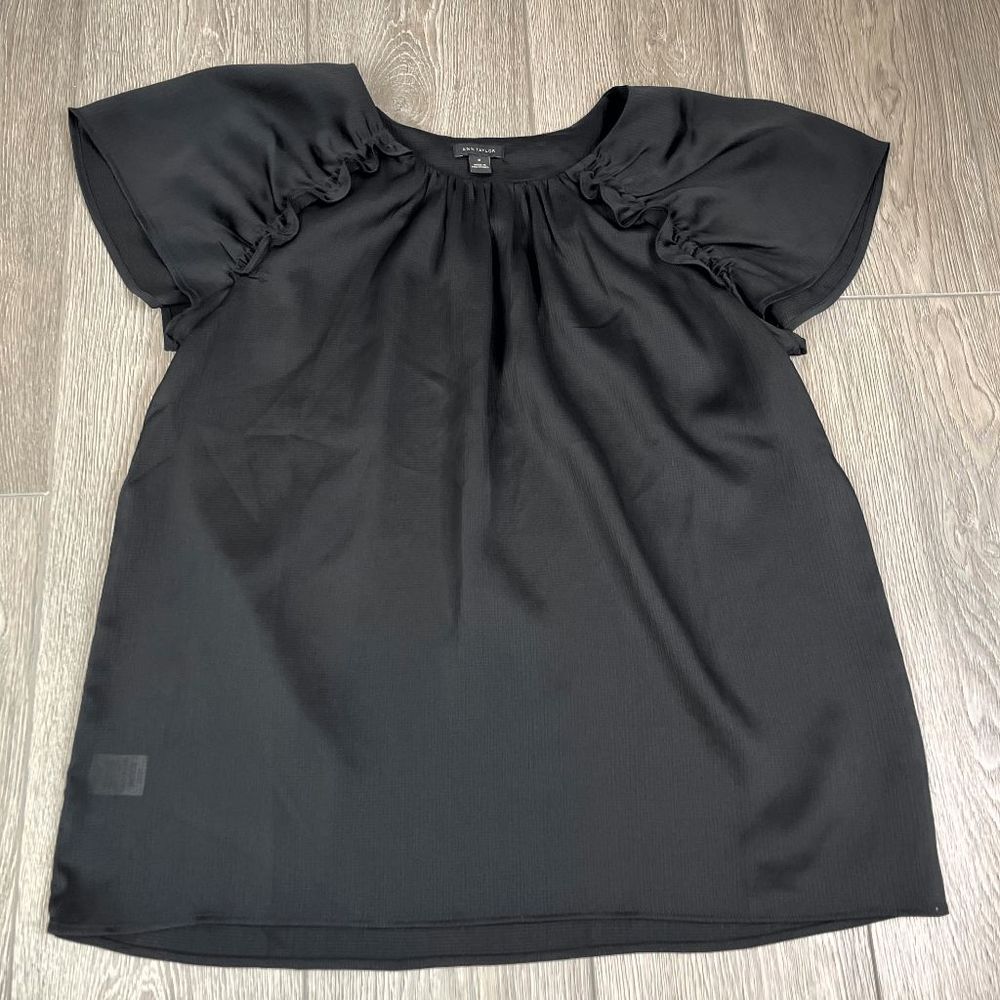 Ann Taylor‎ Black Bubble Sleeve Top Blouse Size Medium